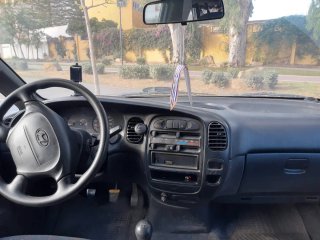 Hyundai H-1 2004