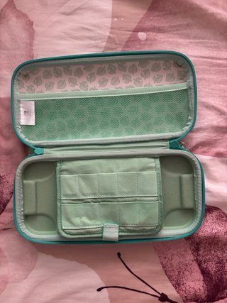 Estuche Nintendo Switch Animal Crossing NH
