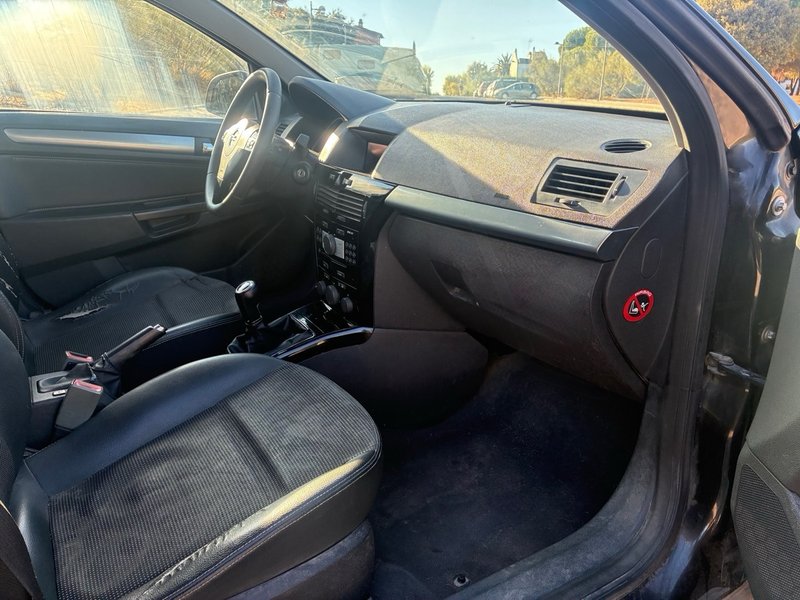 Opel Astra SEDAN 1.7 CDTi Edition 2011, foto 20