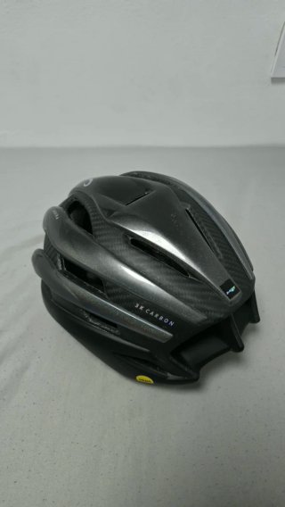Casco MET TADEJ POGAČAR 3K CARBON