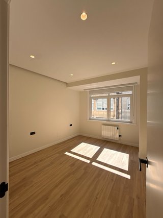 PISO EXTERIOR EN CUATRO CAMINOS – A CORUÑA