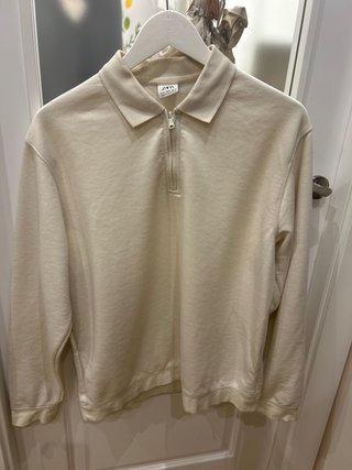 Sudadera Zara beige con cremallera