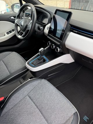 Renault Clio E-Tech Hybrid Initiale Paris