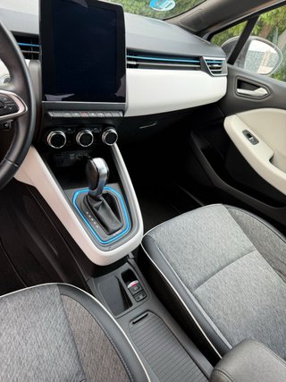 Renault Clio E-Tech Hybrid Initiale Paris
