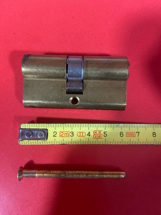 Bombín/cilindro de cerradura MCM + 6 llaves.
