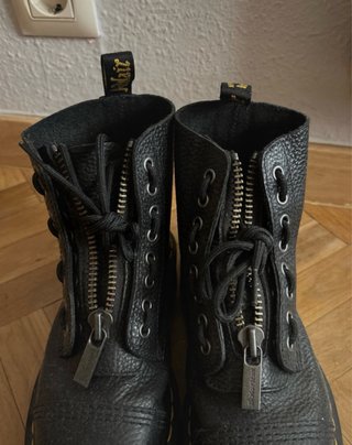 Botas Dr. Martens negras con cremallera