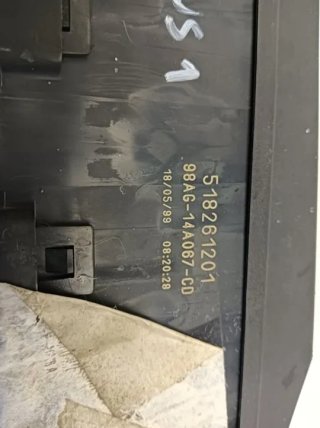 Caja reles / fusibles FORD FOCUS BERLINA (CAK)