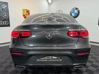 Mercedes GLC Coupé 2022 300e 320cv AMG LINE 4MATIC