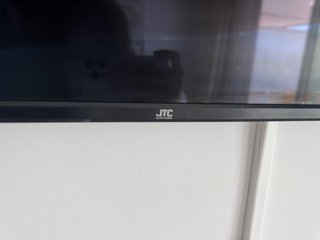 Televisor JTC 100 pulgadas