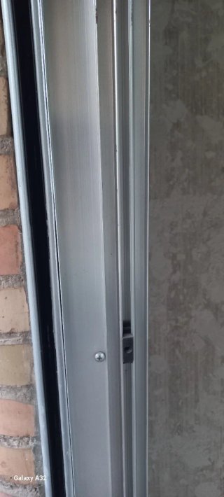 Puertas de aluminio 1,95x1,985 y persiana
