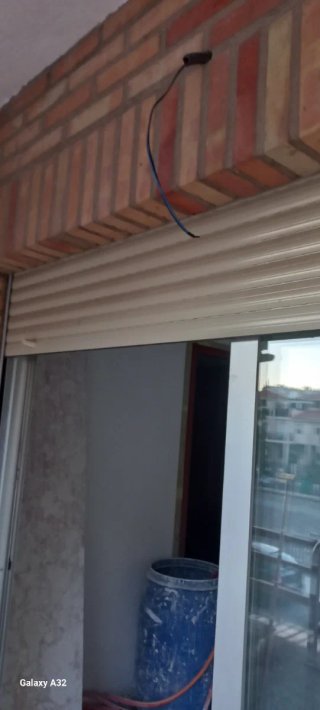 Puertas de aluminio 1,95x1,985 y persiana