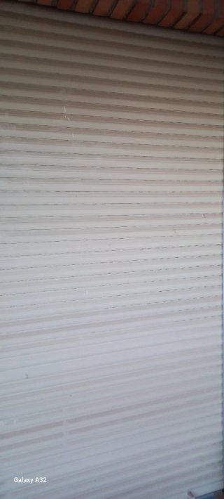 Puertas de aluminio 1,95x1,985 y persiana