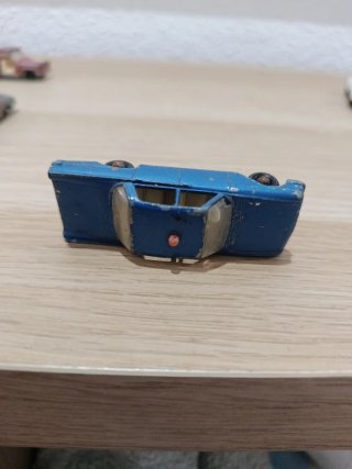 Coche policía Matchbox Ford Fairlane azul