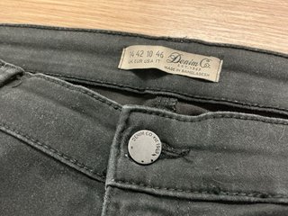 Pantalón elástico negro T.42