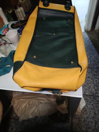 Bolsa de viaje Four Rosesoriginal Está impecable
