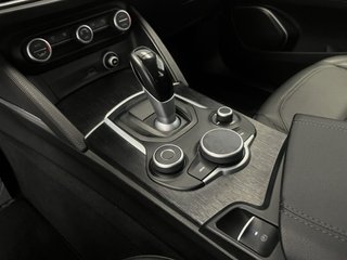 Alfa Romeo Stelvio 2023