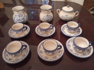 Set di ceramica artigianale di Talavera de la Reina, tazze e caffettiere