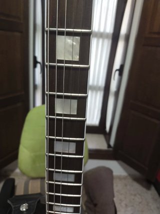 GUITARRA MICHAEL KELLY