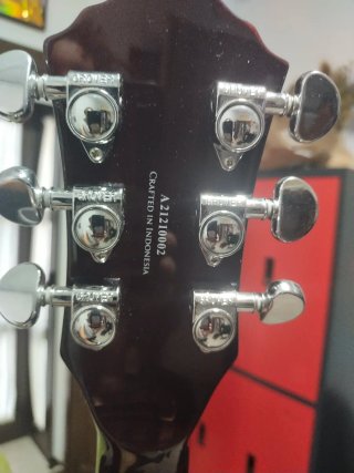 GUITARRA MICHAEL KELLY