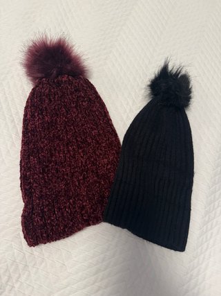 Lote 2 gorros con pompón