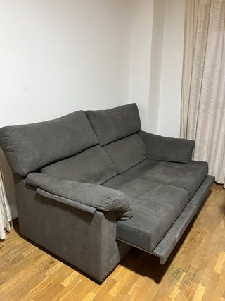 Sofá-cama ancho y amplio