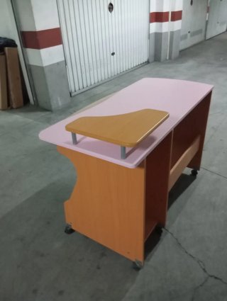 Escritorio ordenador con bandeja extraíble