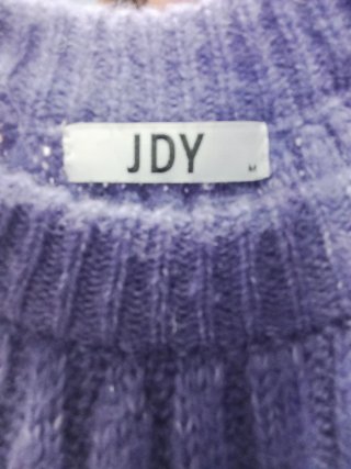 Jersey morado y blanco