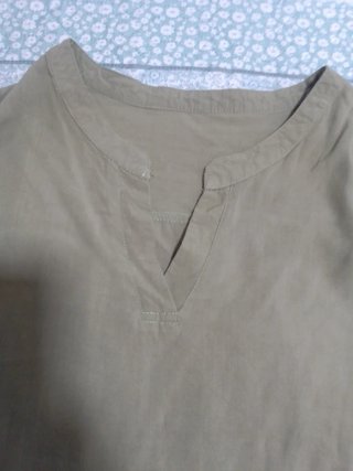 Blusa verde oliva y blusa naranja