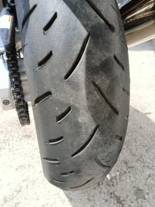 Suzuki Bandit Negra con Baúl