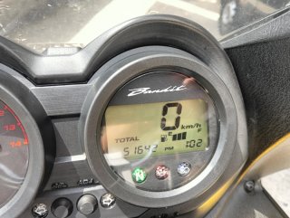 Suzuki Bandit Negra con Baúl