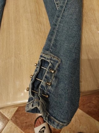 Pantalón vaquero mujer con adornos