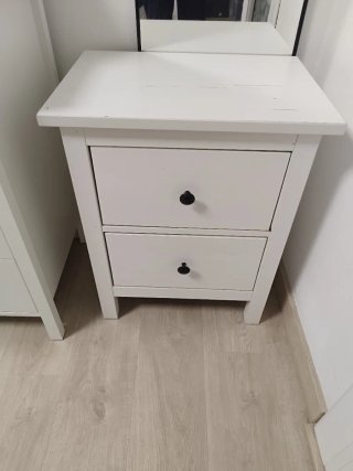 Mesitas de noche blancas de madera