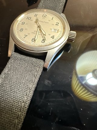 Hamilton Khaki Field Quartz 38mm - Hecho en Suiza