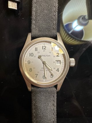 Hamilton Khaki Field Quartz 38mm - Hecho en Suiza