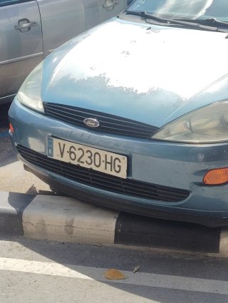 Me ofrezco por si alguien quiere reparar coche