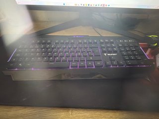 PC Acer Gaming Geforce GTX Negro y teclado y casco