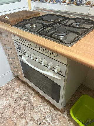 Horno de gas blanco