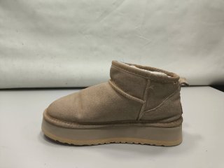 Botín UGG Beige Talla 40