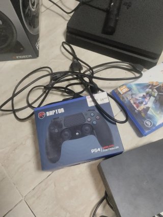 PS4 (PlayStation 4) Negra + Accesorios