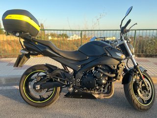 Suzuki GSR 600 Naked 2008 Negra