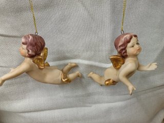 Pareja de angelitos decorativos
