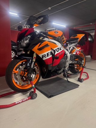 Honda CBR 1000RR Fireblade c-abs Repsol