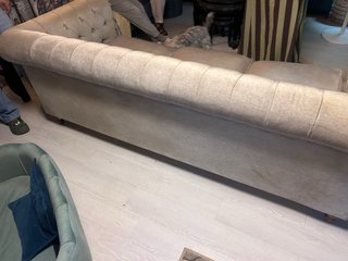 Sofá Chester Beige Tela