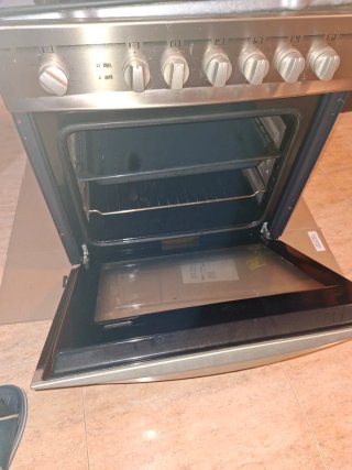 Placa de gas Teka 4 fuegos y horno eléctrico