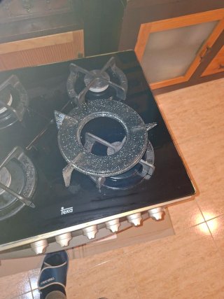 Placa de gas Teka 4 fuegos y horno eléctrico