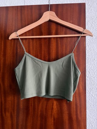 Crop top verde tirantes