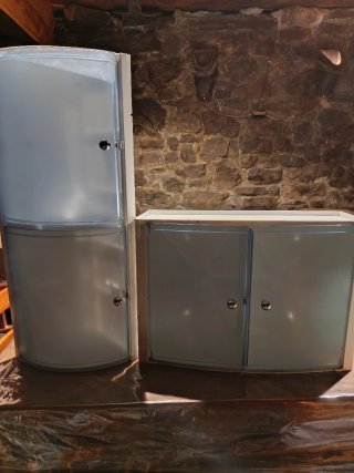 Armarios de bañoi mitacion cristal azul y