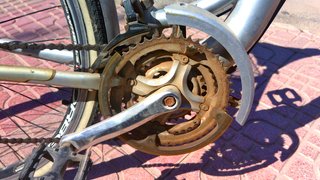 Bicicleta de paseo Orbea con cesta