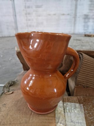 Jarra de barro artesanal
