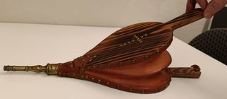 Fuelle de chimenea antiguo madera y cuero